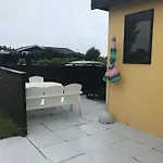Cozy Vacation - By The Holiday home *